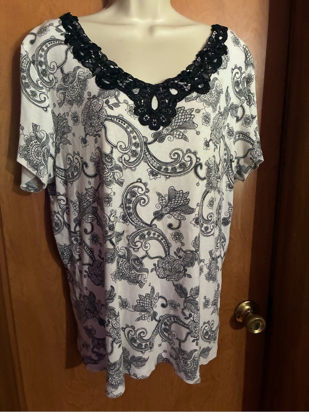 Black & White Crochet-Trim Scoop Neck Women's Top